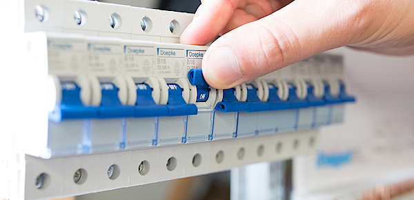 Schalt­schrank­bau bei Elektro Nimtz GmbH in Märkische Heide